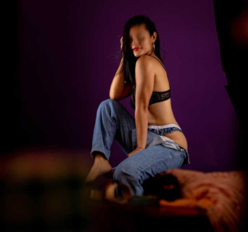 Blonde Call Girls in Mumbai